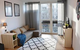 Ohmyhome - Park Mirowski Apartment