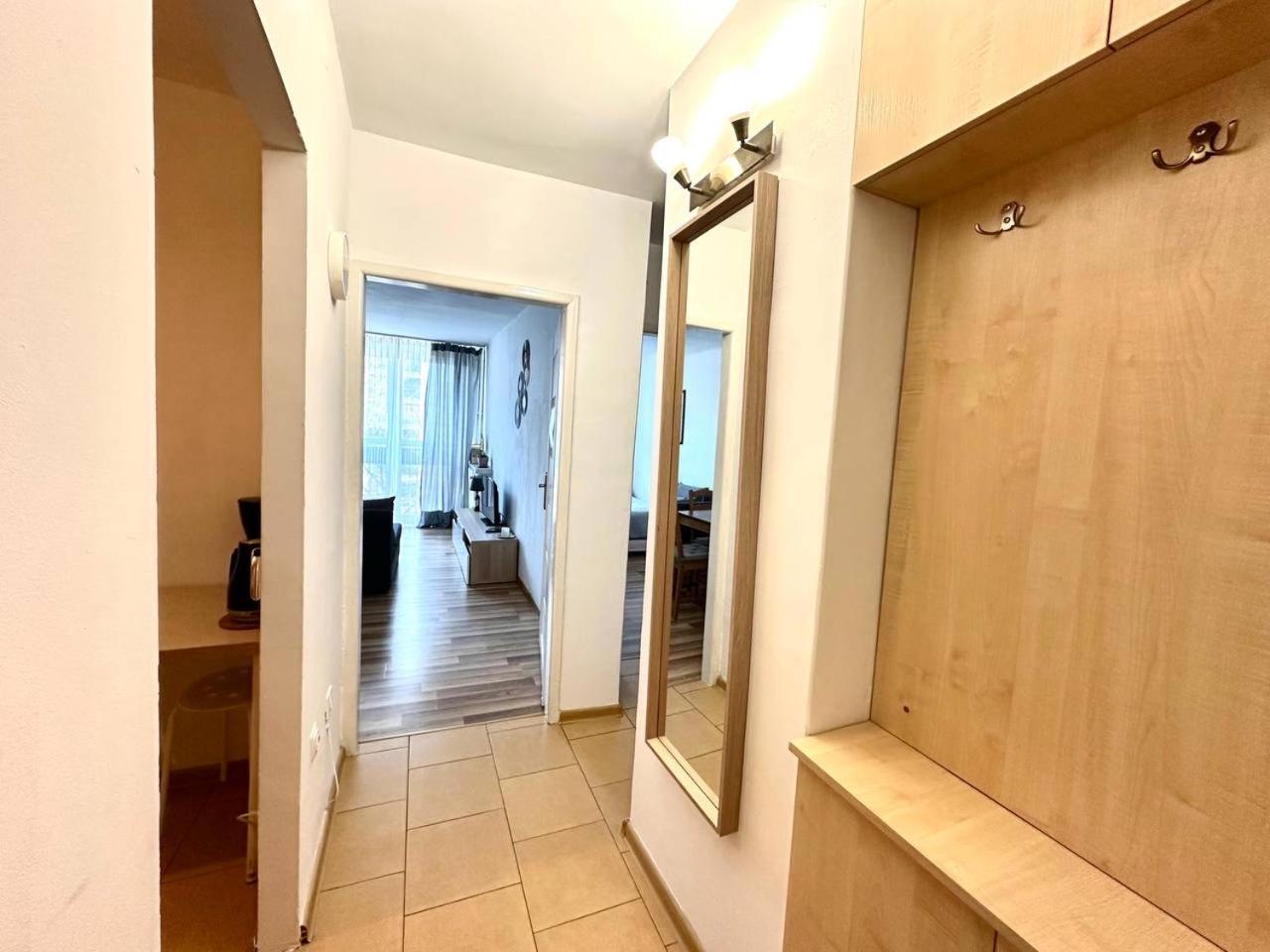 Ohmyhome - Park Mirowski Apartment Варшава Экстерьер фото
