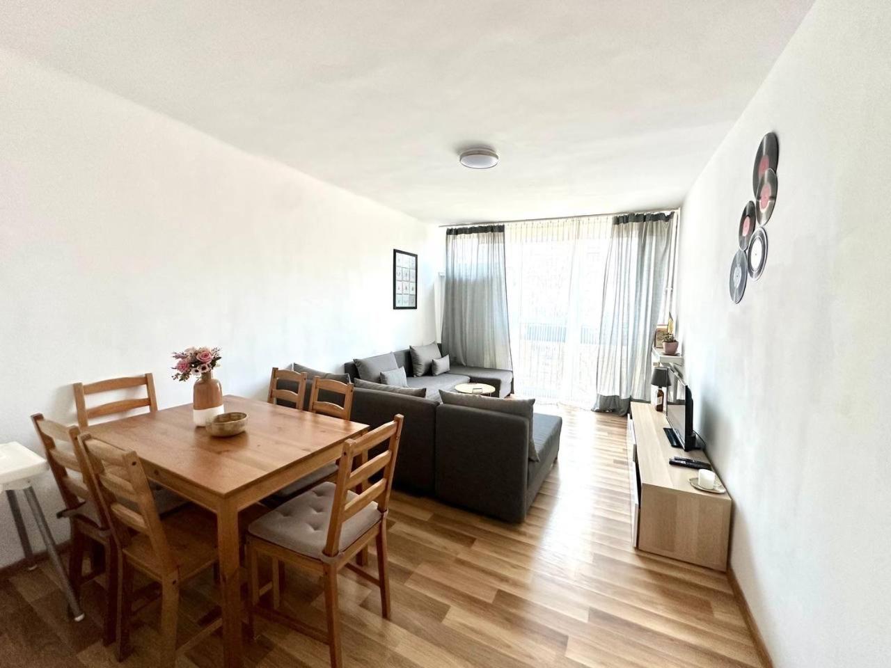 Ohmyhome - Park Mirowski Apartment Варшава Экстерьер фото