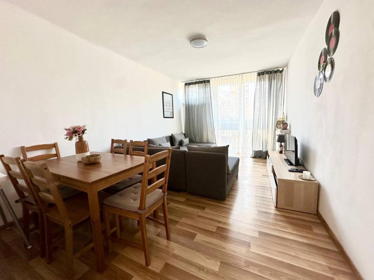 Ohmyhome - Park Mirowski Apartment Варшава Экстерьер фото